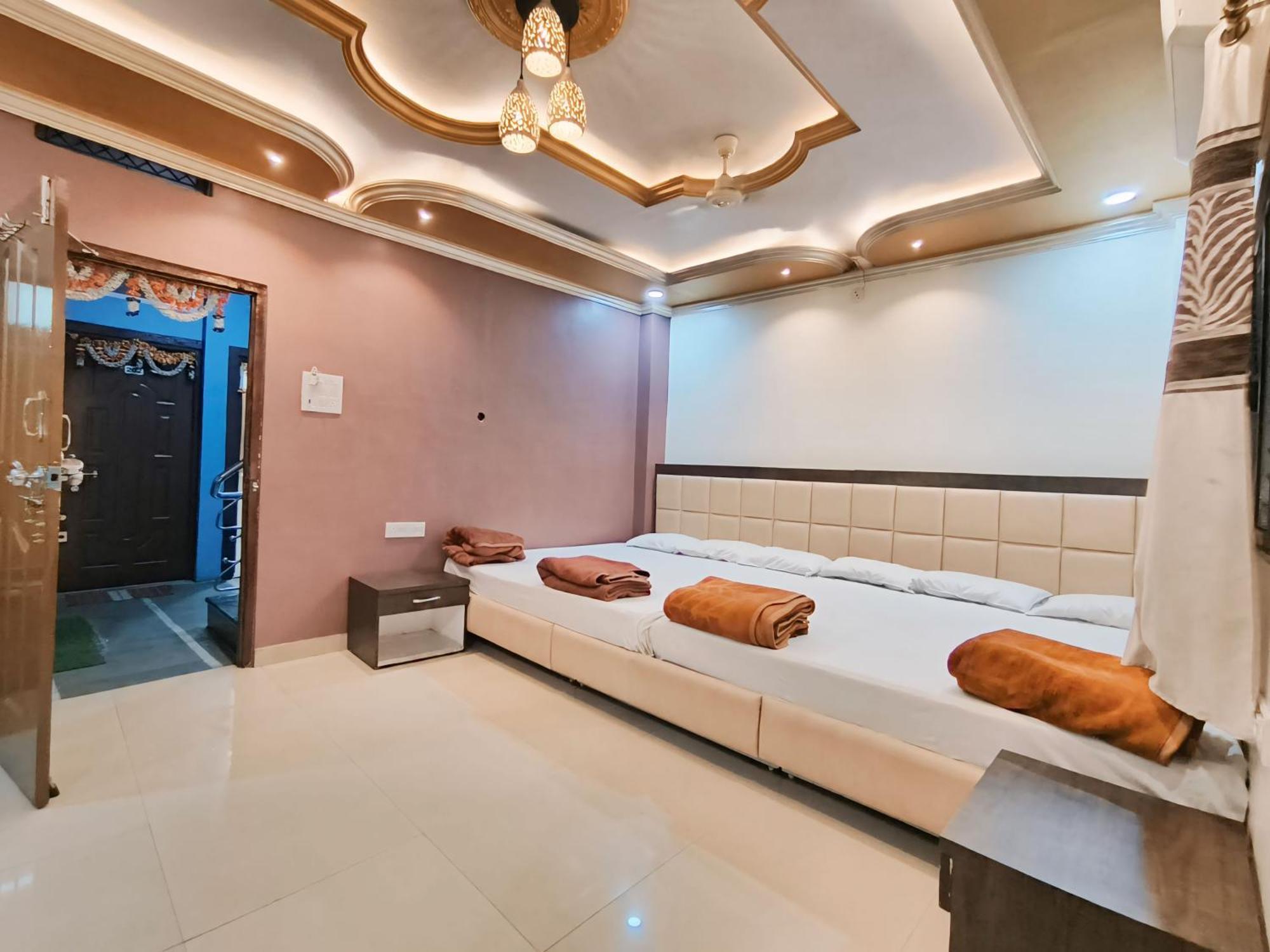 Shree Trilokeshwar Guesthouse Удджайн Екстер'єр фото