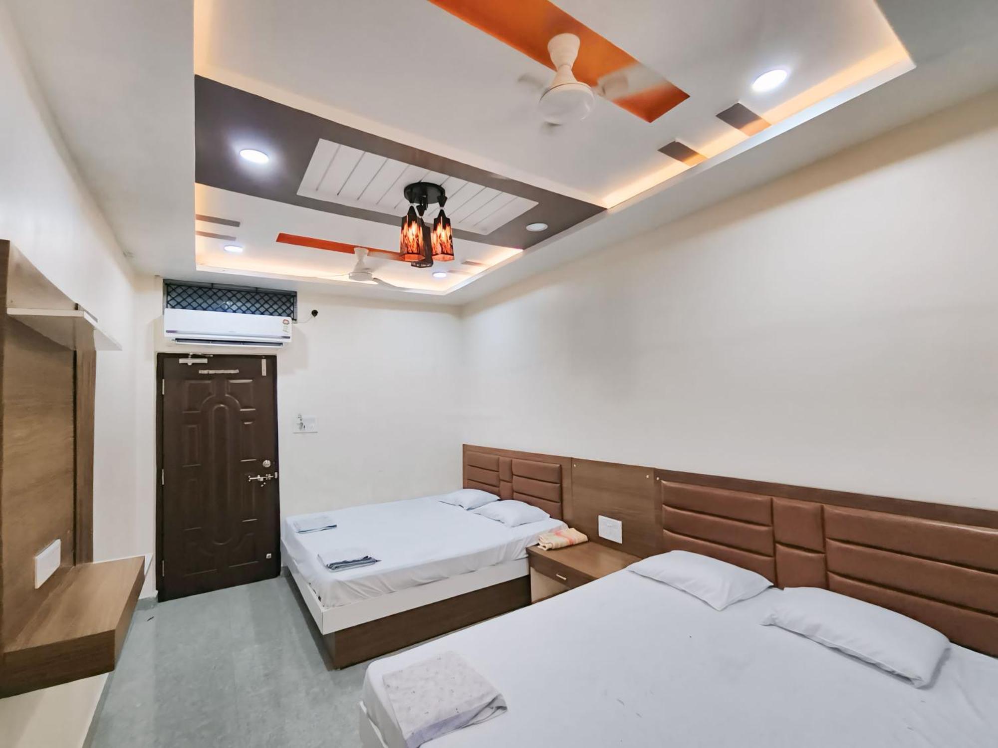 Shree Trilokeshwar Guesthouse Удджайн Екстер'єр фото